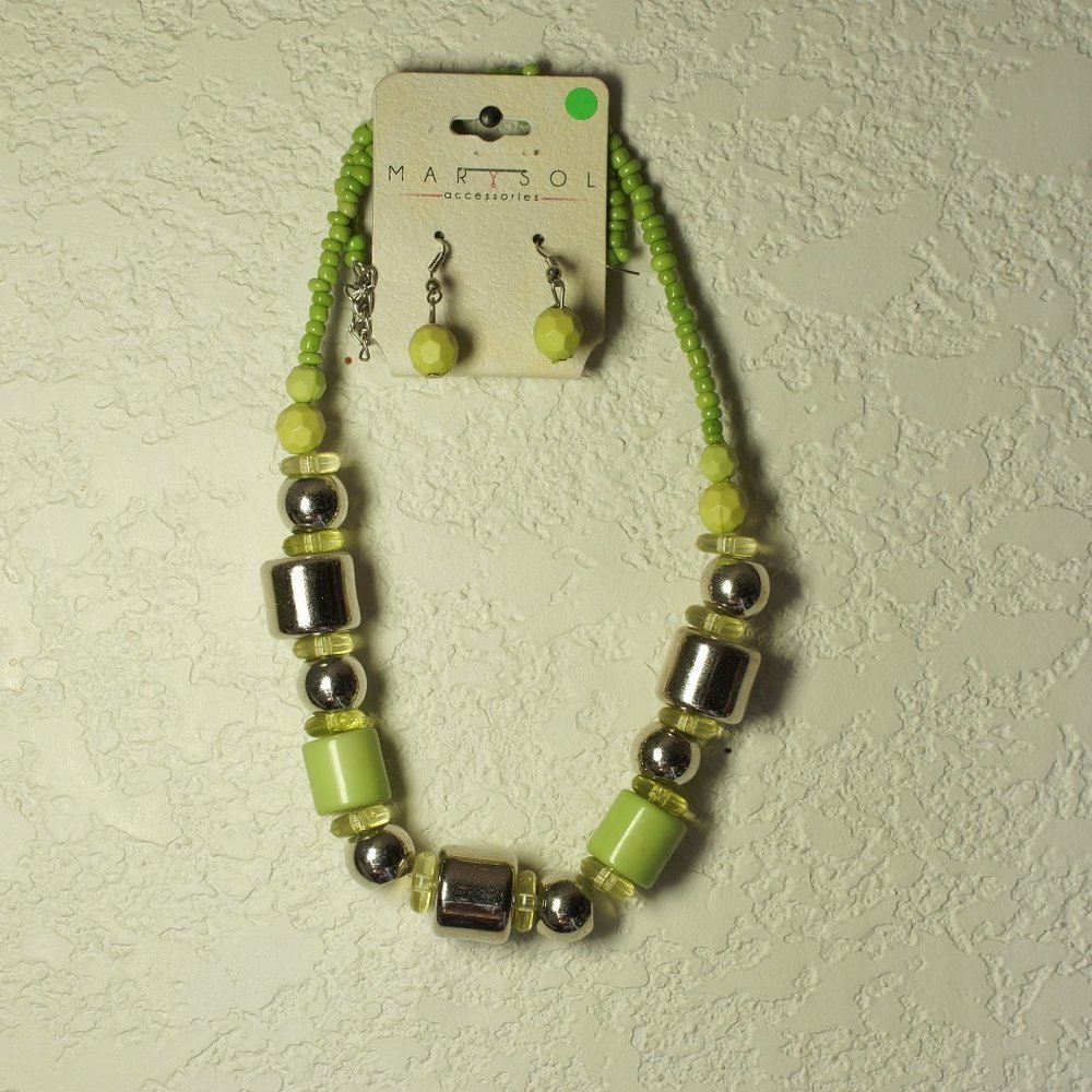 Green Bead Necklace And Earring Set